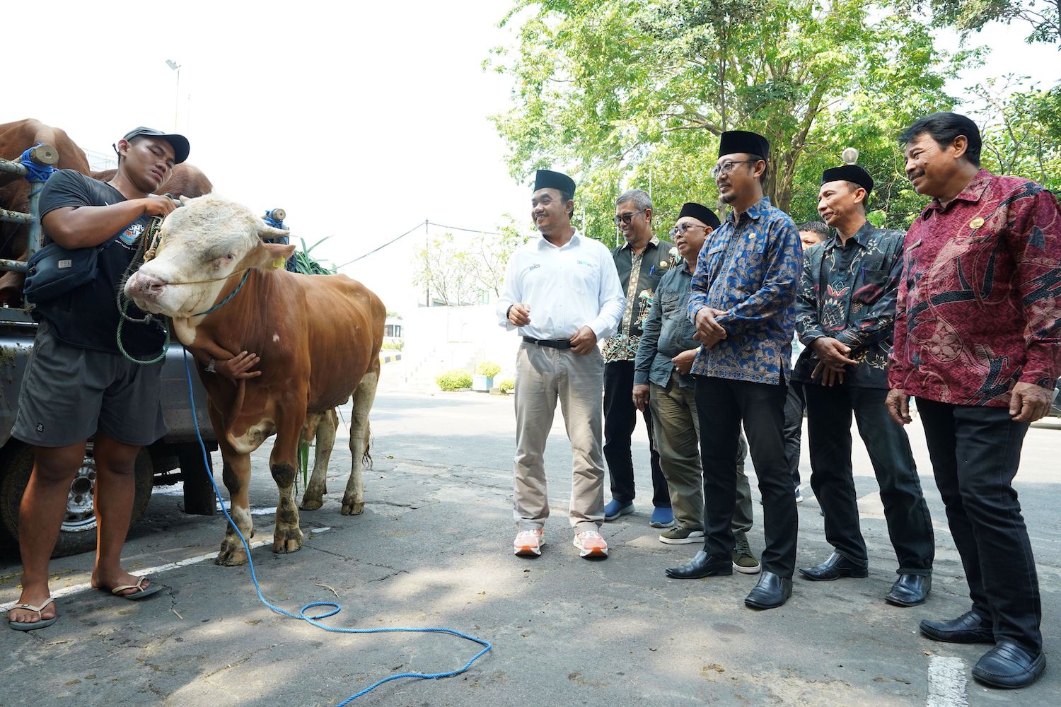 Iduladha 1446 H, SIG (SMGR) Tebar 21 Ton Daging Hewan Kurban