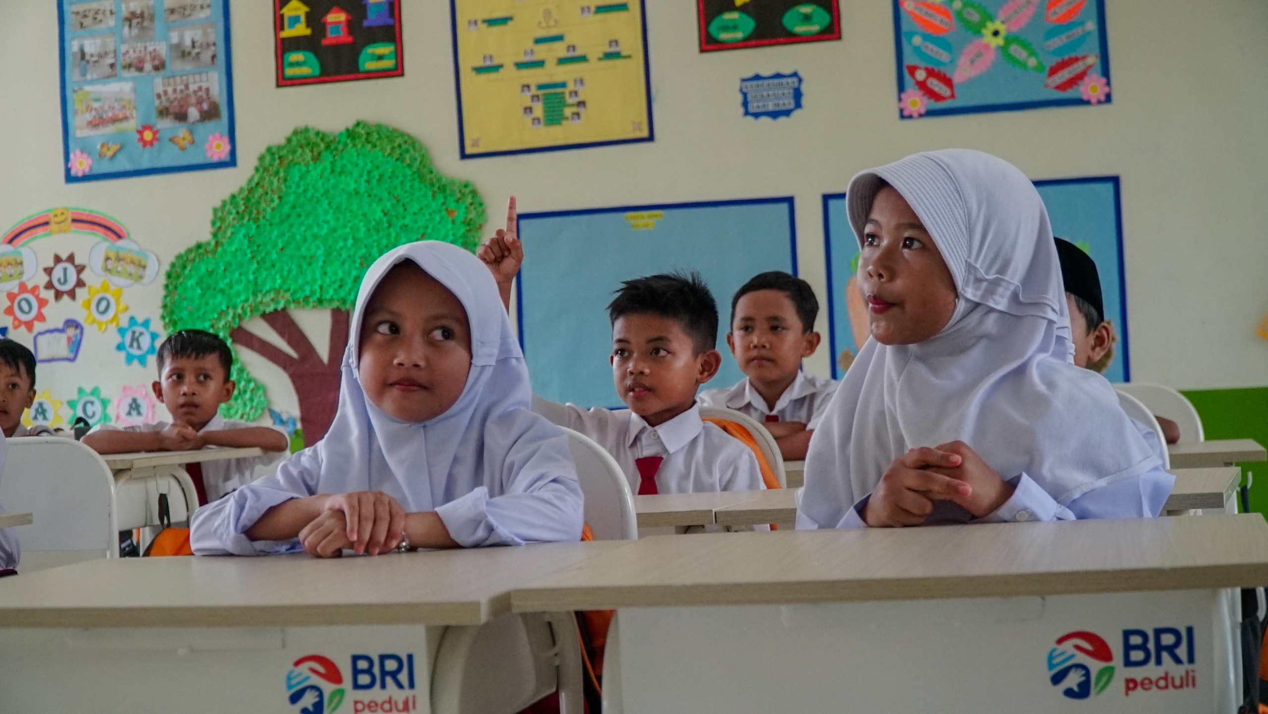 Dorong Peningkatan Kualitas Pendidikan, BRI Salurkan Beasiswa Pelajar
