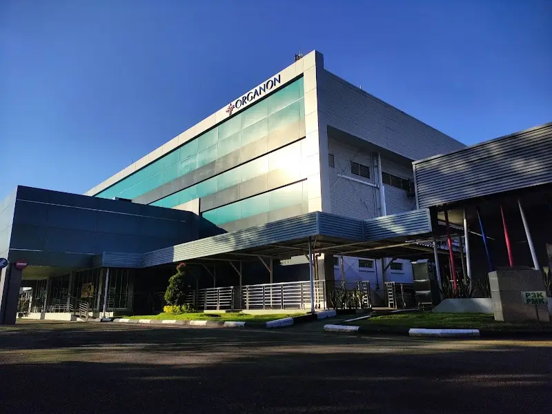 Gedung operasonal milik emiten farmasi SCPI. SCPI Umumkan Komisaris Independen Baru