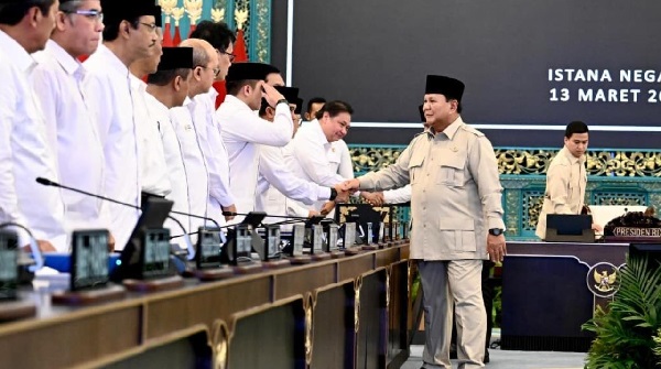 Presiden Minta Kaji Penghematan BBM Antisipasi Memanasnya Geopolitik
