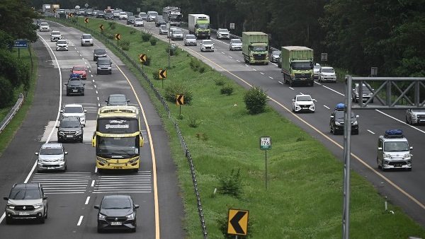 Antisipasi Lonjakan Arus Balik, One Way II Diterapkan di KM 263-70