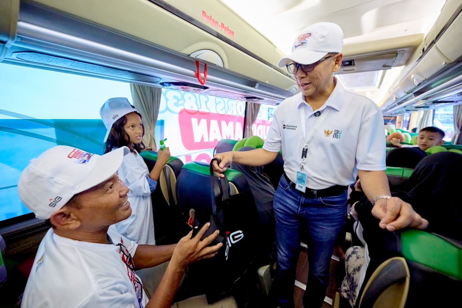 Mudik Gratis BUMN, Tukang Bangunan Ini Bisa Pulang Bareng Keluarga