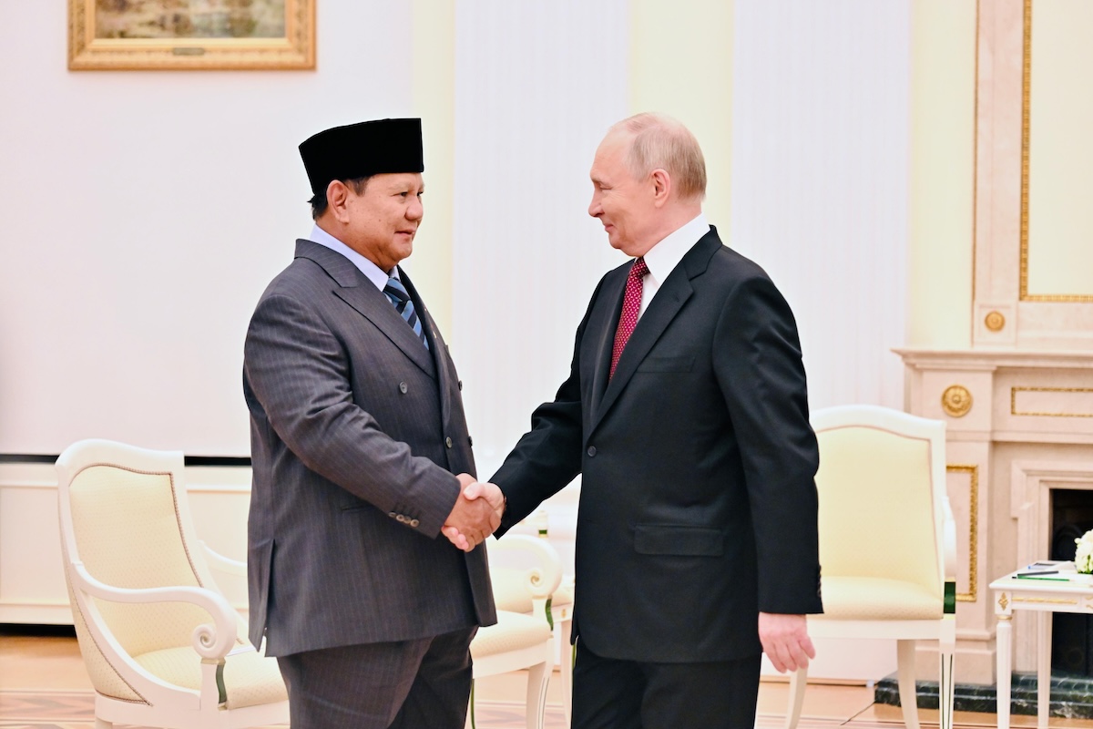 Sambangi  Putin, Prabowo Bahas Isu Strategis
