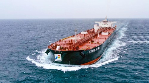 Pertamina Ungkap Dua Kapal Tanker Belum Bisa Lewat Selat Hormuz