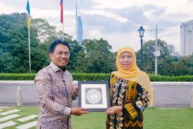 Kolaborasi Bank Jatim-Maybank Islamic Berhad, Khofifah Pasang Target