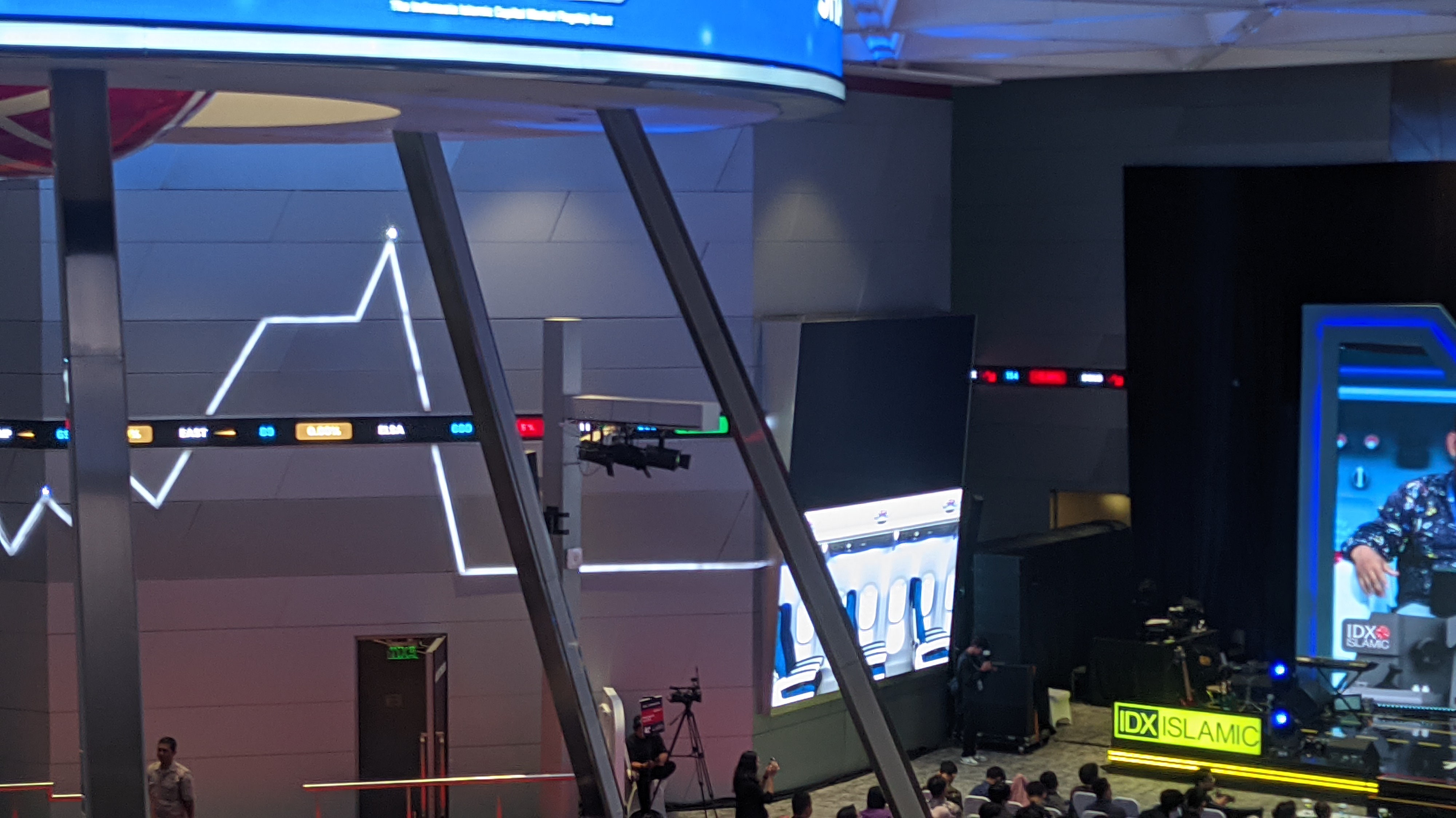 IHSG Sesi I Memerah 2,76 Persen ke 6.144, Semua Sektor Bonyok