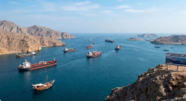 Stok Minyak OECD Diprediksi Anjlok 20 Persen Dampak Blokade Hormuz