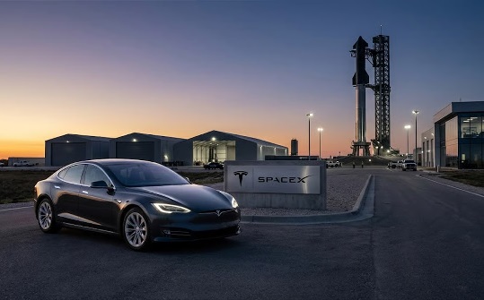IPO SpaceX Picu Spekulasi Merger dengan Tesla