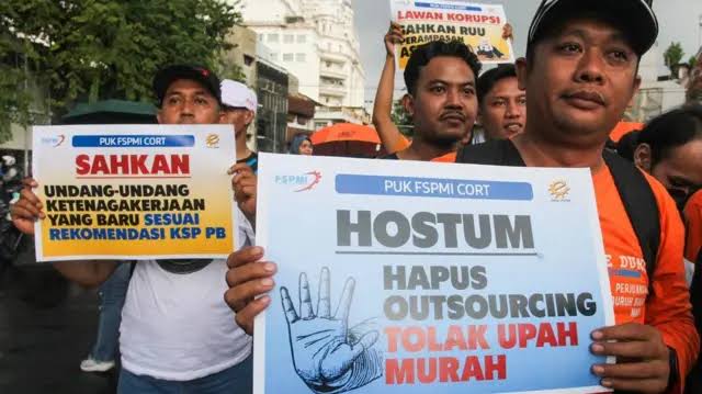 Revisi UU Ketenagakerjaan, Outsourcing Belum Jelas Perlindungannya