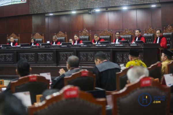 MK: Pesangon dan UPMK Tak Bisa Diganti Dana Pensiun