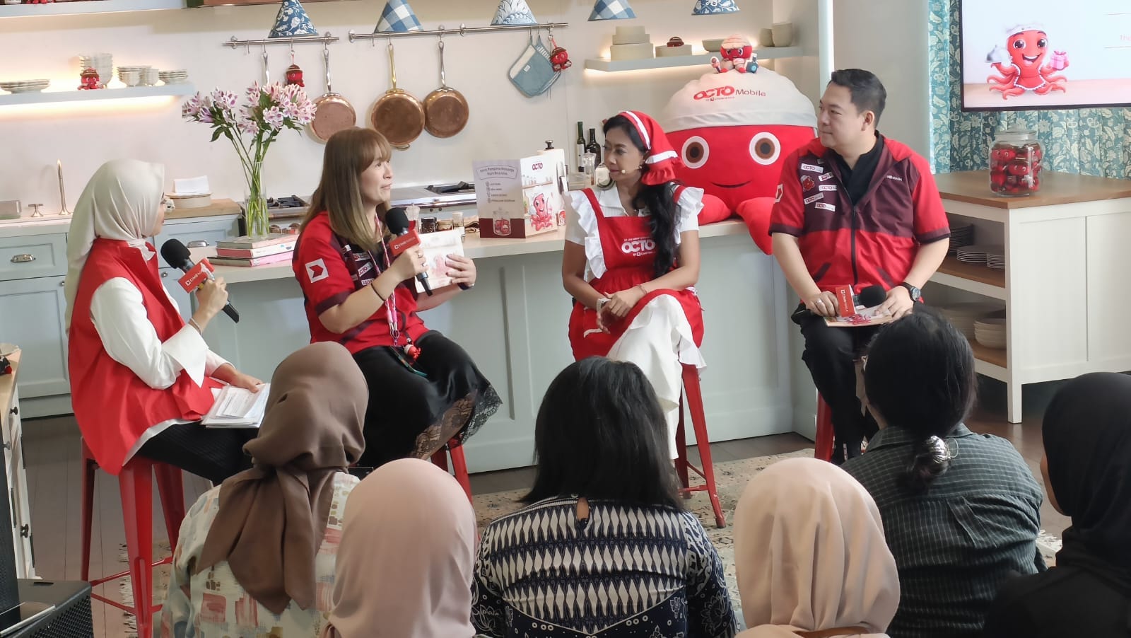Dampingi Keluarga Indonesia, CIMB Niaga Perkuat Peran OCTO