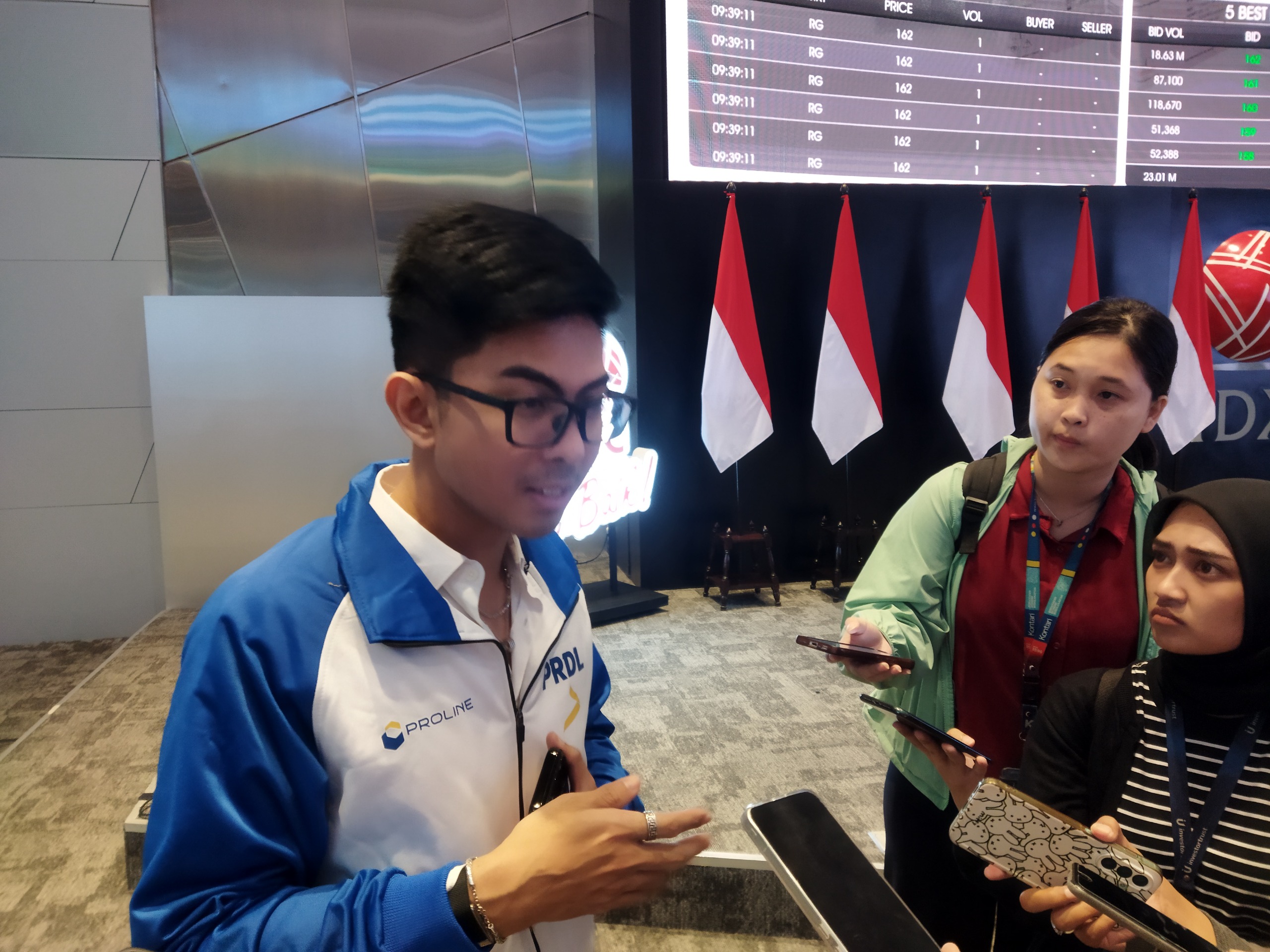 CEO Sucor Sekuritas Sebut IHSG Berpotensi Kembali ke 6.400