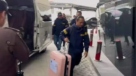 Datangi Kejagung, Polri Serahkan Administrasi Kasus Febrie Adriansyah
