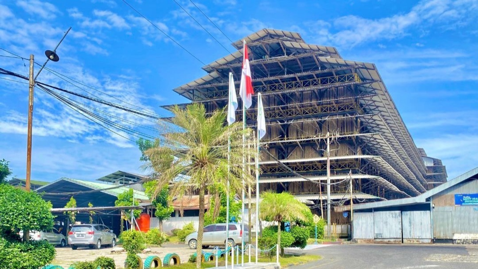 KMTR Pasang Badan Jamin Utang Sindikasi US$200 Juta Anak Usaha