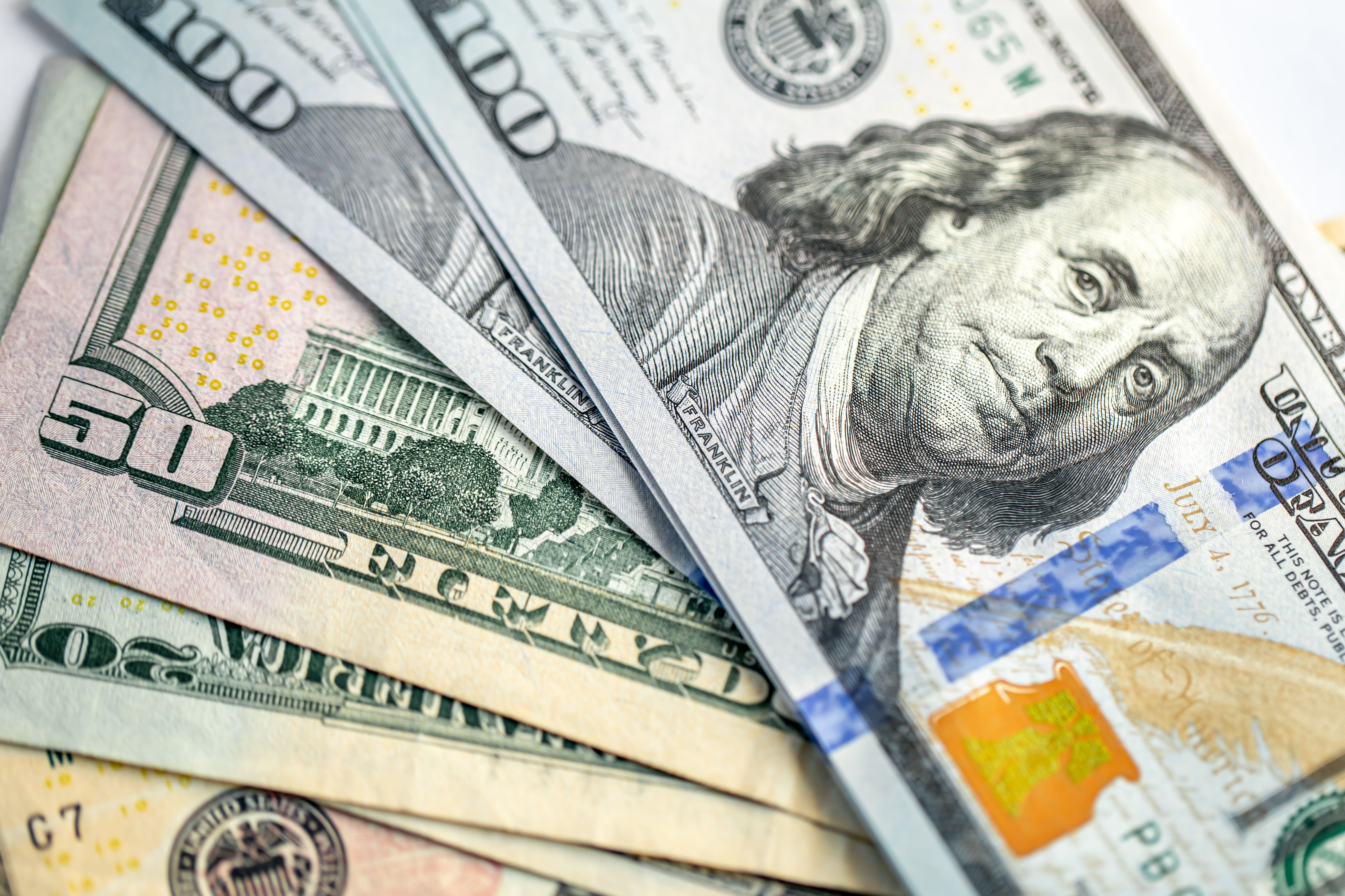 Dolar Perkasa di 101, Konflik AS-Iran Sulut Inflasi