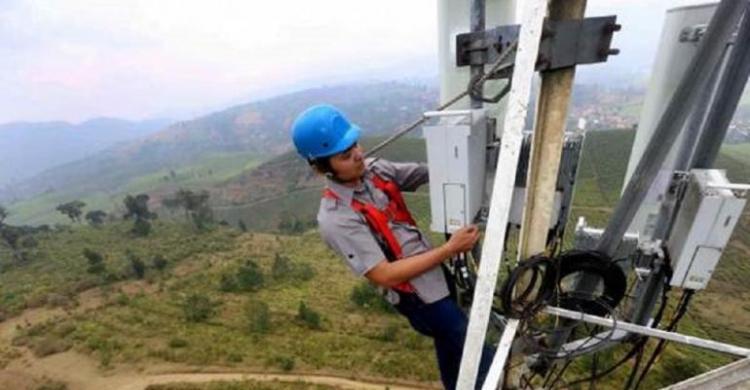 Menang Lelang, Tiga Emiten Wajib Bangun 5G dan Internet Desa
