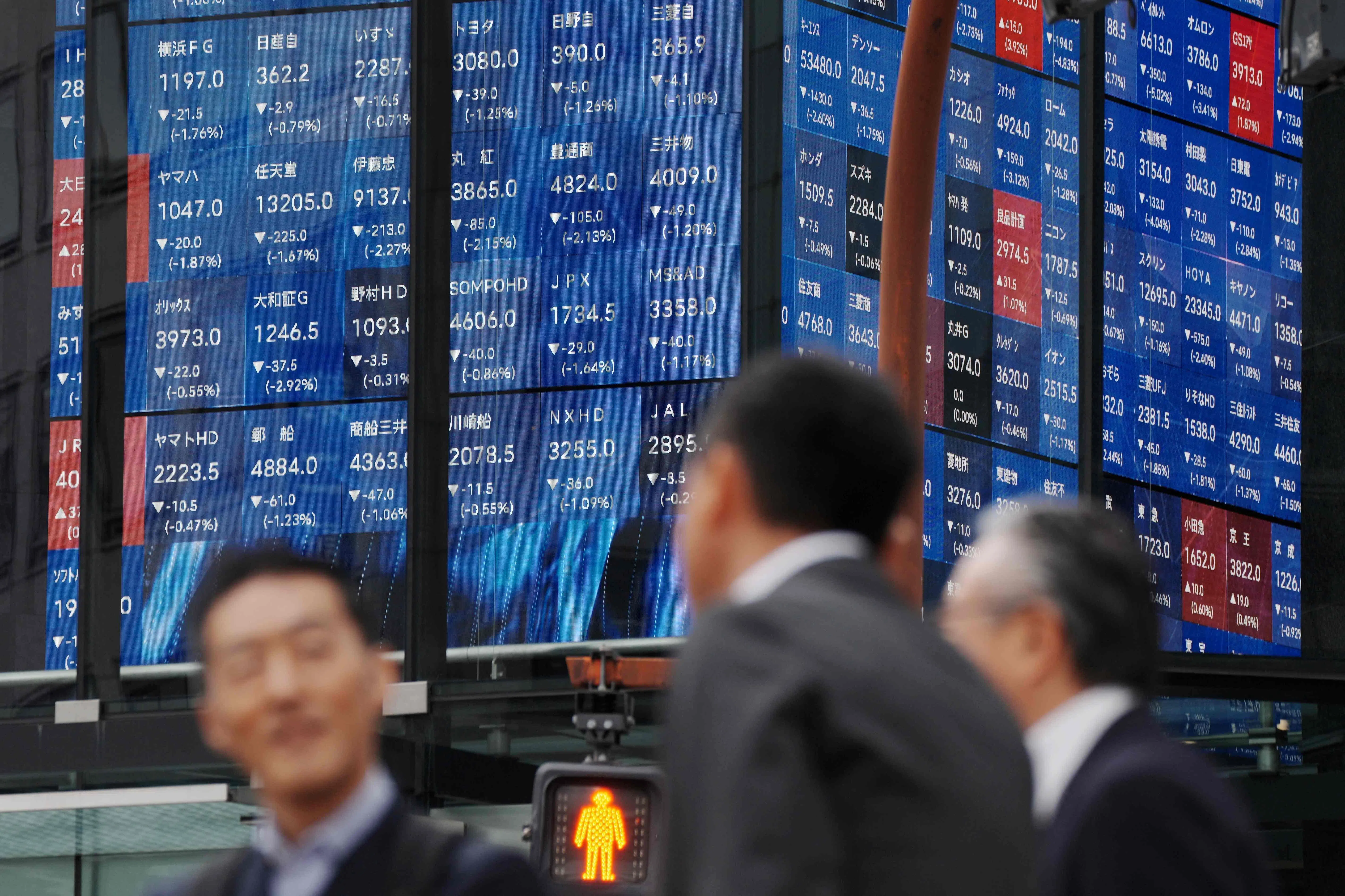 Nikkei Anjlok 3,7 Persen, Efek Domino Saham Chip AS