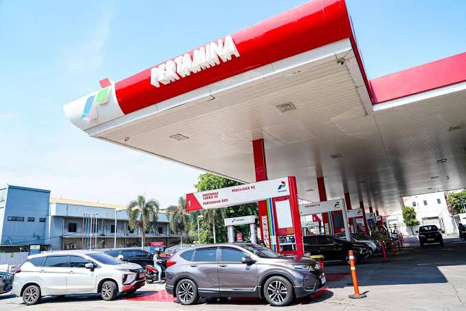 Perhatikan Daya Beli, Pertamina Turunkan Harga Pertamax, Cek Datanya
