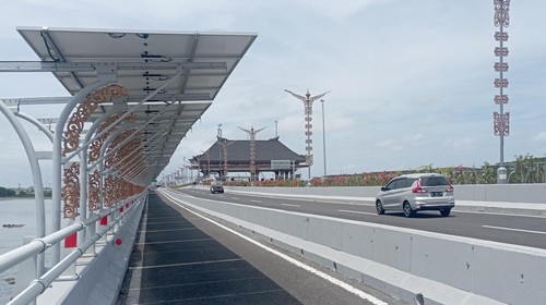 Kejar Target 100 GW, PLTS Akan Digarap Sepanjang Jalan Tol