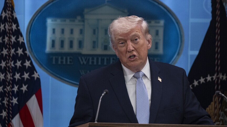 Trump Sesumbar Selat Hormuz akan Jadi Wilayah AS