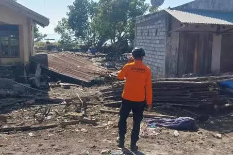 BMKG Catat Ada 995 Gempa Susulan Guncang NTT, Korban Tewas 53 Jiwa