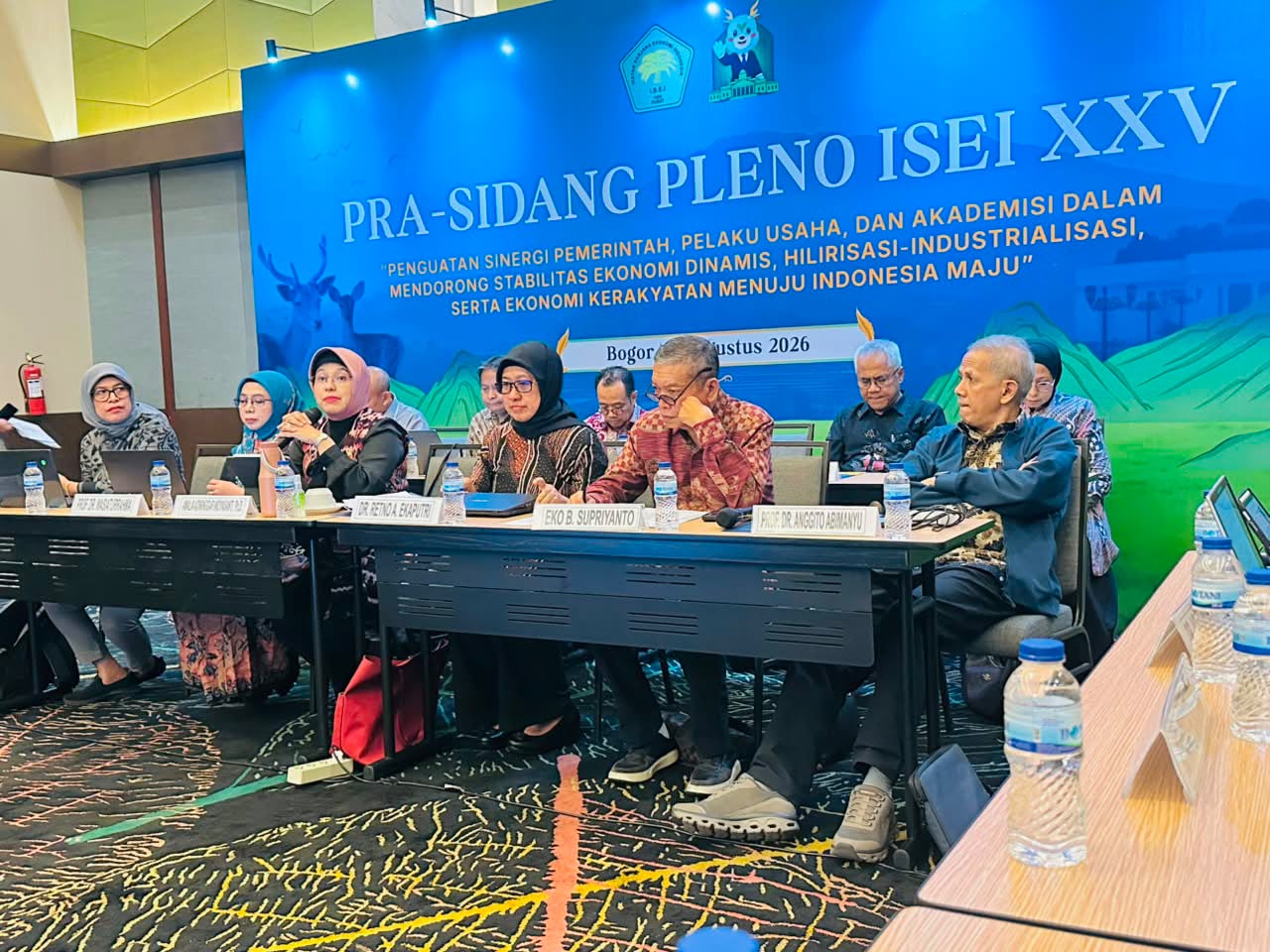 Beda dari Publik, Ekonom ISEI Yakin Ekonomi Bakal Membaik