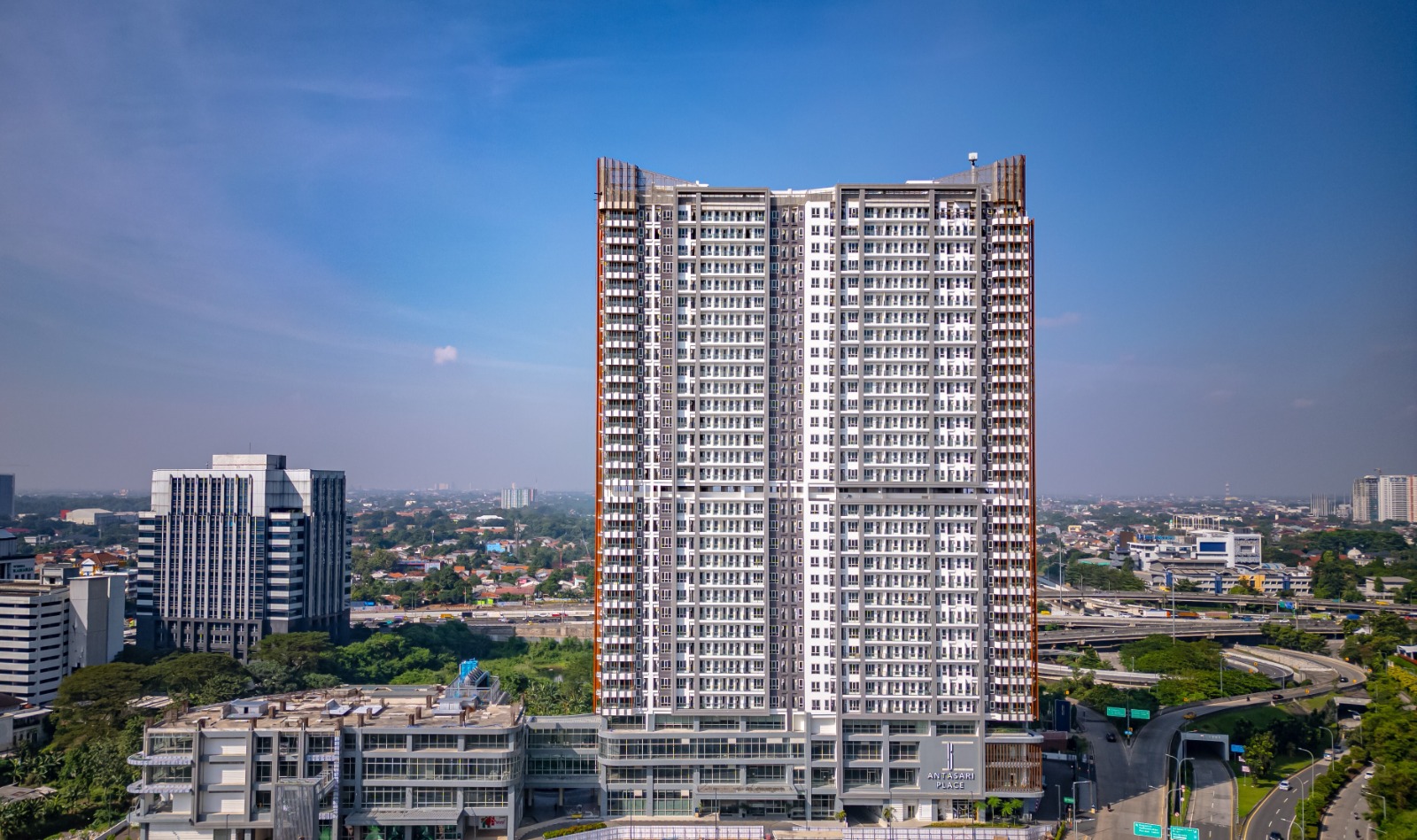 Investor Singapura Serok 872 Juta Saham INPP, Kini Kuasai 35,95 Persen