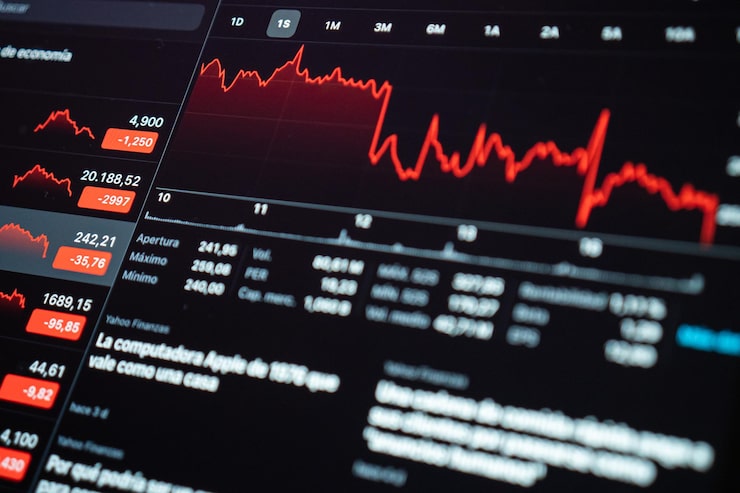 Fed Naikkan Suku Bunga, Indeks Dow Jones Anjlok 631 Poin