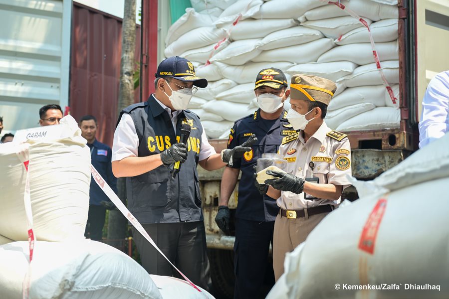 Menkeu Minta Bea Cukai Amankan Pasar dari Gempuran Impor
