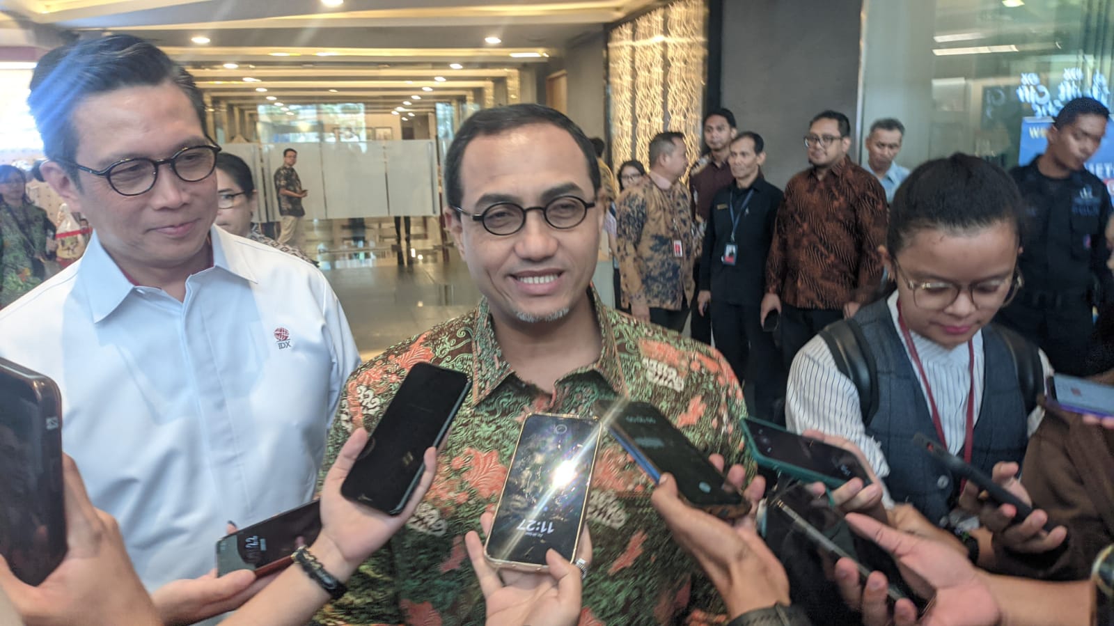 OJK Sosialisasikan Demutualisasi, BEI Diminta Revisi Sejumlah Aturan