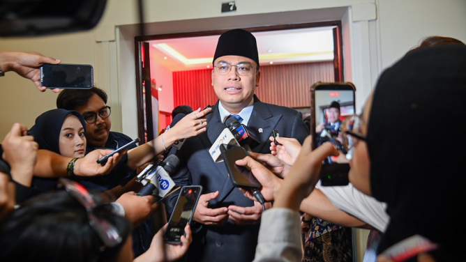 Komdigi Genjot 5G Tiga Tahun ke Depan, Emiten Telko Ketiban Berkah