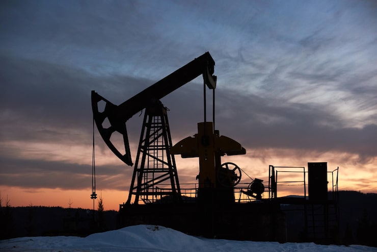 Serangan Bandara Riyadh Dorong Minyak Brent Naik ke USD105
