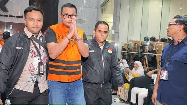 Resmi jadi Tersangka, Bupati Klaten Hamenang Ditahan KPK