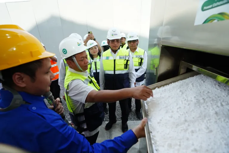Petrokimia Gresik Uji Coba Teknologi CCU, Olah Karbon Jadi Soda Ash