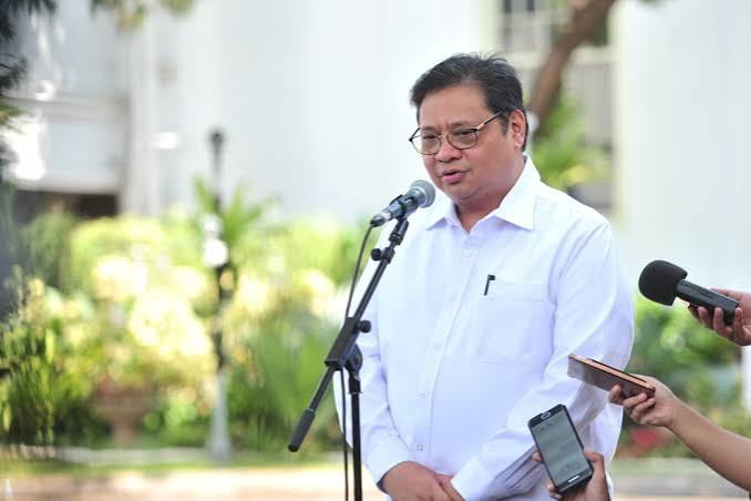 Soal Bagi-bagi HP Gratis, Menko Airlangga Pastikan tak Pernah Dibahas