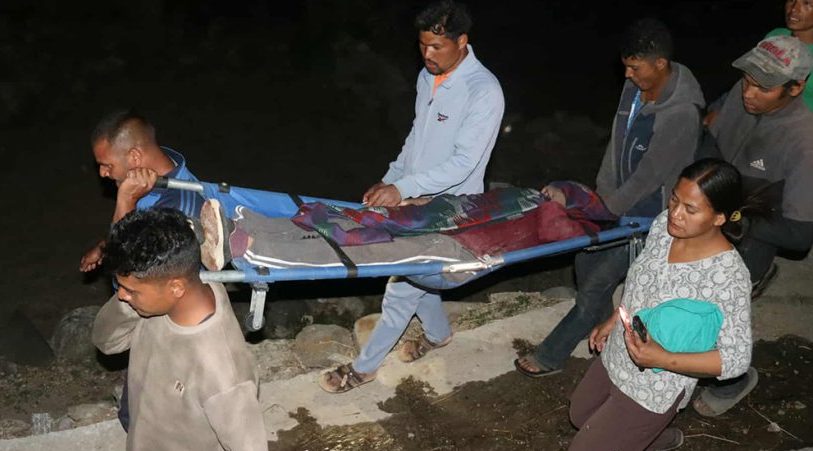 जब कर्णालीमाथिको बाटोमा एक्लै सुत्केरी भइन् ३० वर्षीया साङमु…