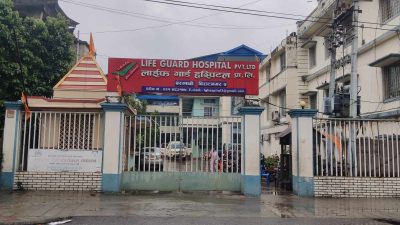 लाइफ गार्ड अस्पतालको शल्यक्रिया कक्षमै चिकित्सकबीच कुटपिट, प्रहरीमा पुगेपछि भयो&hellip;