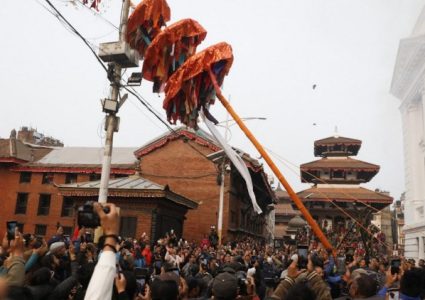 चीर ठड्याएर वसन्तपुरबाट होलीको शुभारम्भ