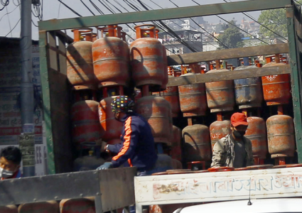 मागको एकतिहाइ मात्रै आपूर्ति हुँदा ग्यास अभाव भयोः विभाग