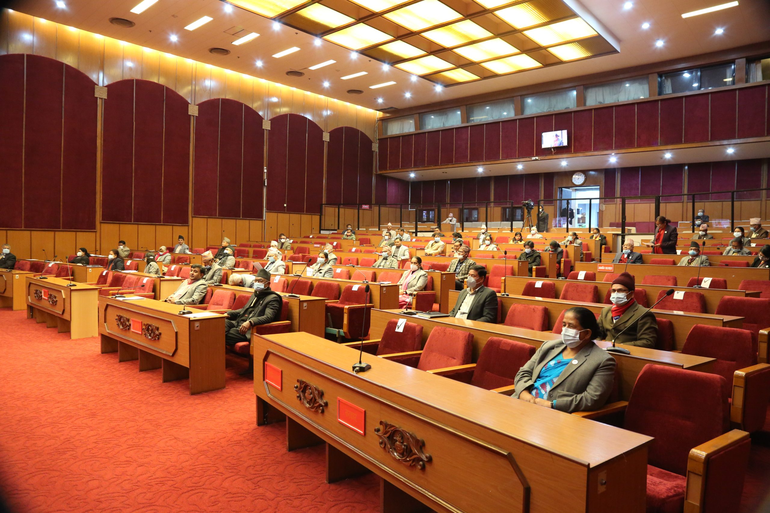 नवनिर्वाचित १८ जना सांसदको शपथ स्थगित