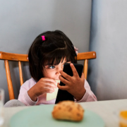 बच्चालाई मोबाइल दिनु भन्दा अघि अभिभावकले बुझ्नुपर्ने नियम