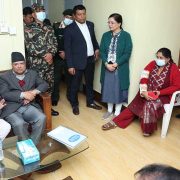 राष्ट्रपतिको स्वास्थ्य अवस्था बुझ्न प्रधानमन्त्री अस्पतालमा