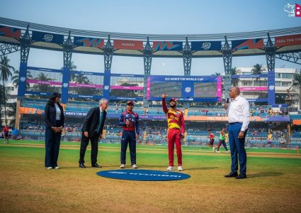 वेस्ट इन्डिजविरुद्ध टस हारेर ब्याटिङ गर्दै नेपाल