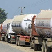 निर्वाचन लक्षित गर्दै आयल निगमले बढायो ग्यास आयात, एकैदिन भित्रियो १३८ बुलेट