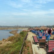 मुख्य याममा सौराहामा पर्यटक घटे