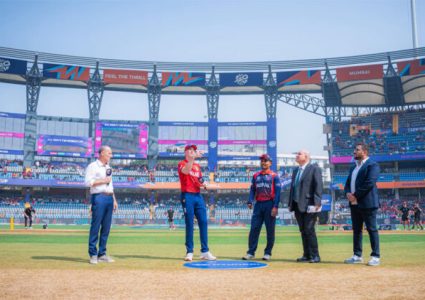 विश्वकप क्रिकेटः इङ्ल्यान्डविरुद्ध पहिला बलिङ गर्दै नेपाल