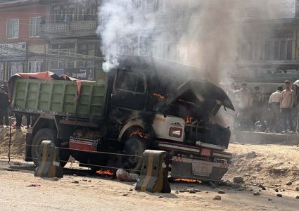 बनेपामा टिपर ठक्करपछि बन्द अरनिको राजमार्ग पुनः सञ्चालन