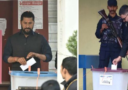 रास्वपा सभापति लामिछाने र वरिष्ठ नेता शाहद्वारा मतदान