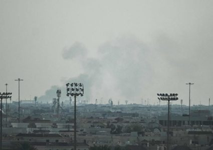 कतारले लगायो सार्वजनिक कार्यक्रमहरूमा रोक