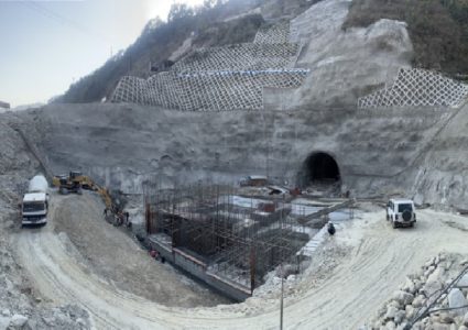 ऋषिङ–झापुटारमा निर्माणाधीन १४० मेगावाटको तनहुँ जलविद्युत् आयोजनाले ९२ योजना सम्पन्न